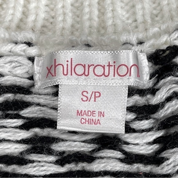 Xhileration size small black & white checkered sweater w/white sides & cuffs EUC - Picture 12 of 14